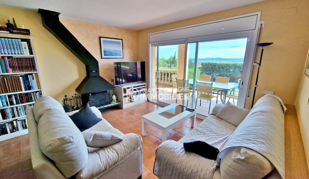 vente immobiliere rosas espagne: villa 6 pièces 223 m² vue sur la baie, salon avec cheminée
