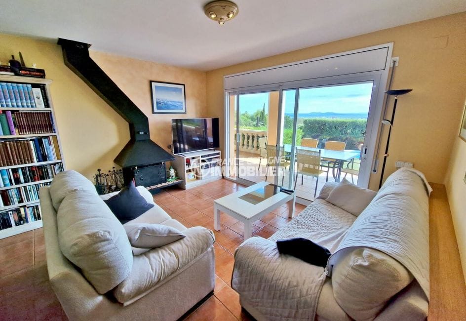 vente immobiliere rosas espagne: villa 6 pièces 223 m² vue sur la baie, salon avec cheminée