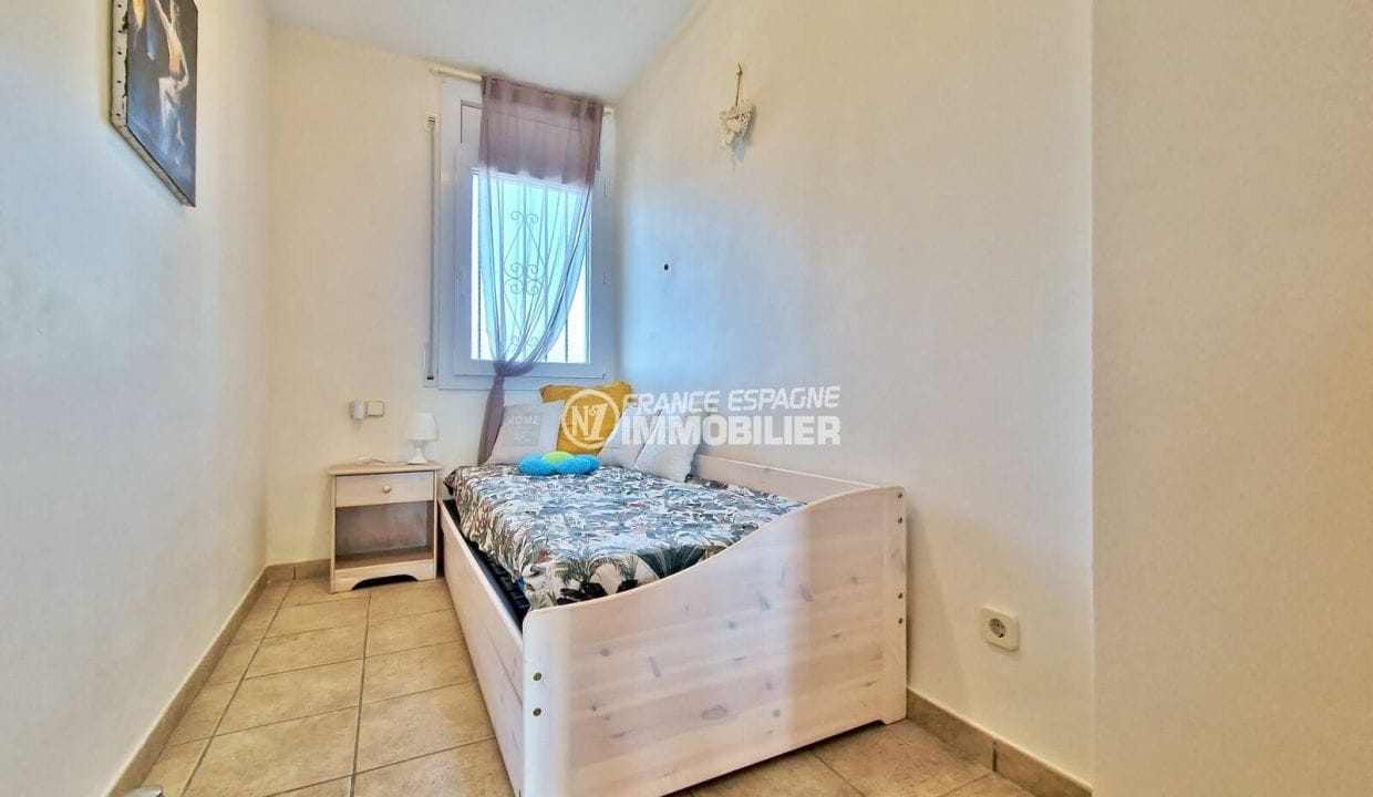 apartment for sale roses spain, 4 rooms canal view 62 m², 3rd bedroom
