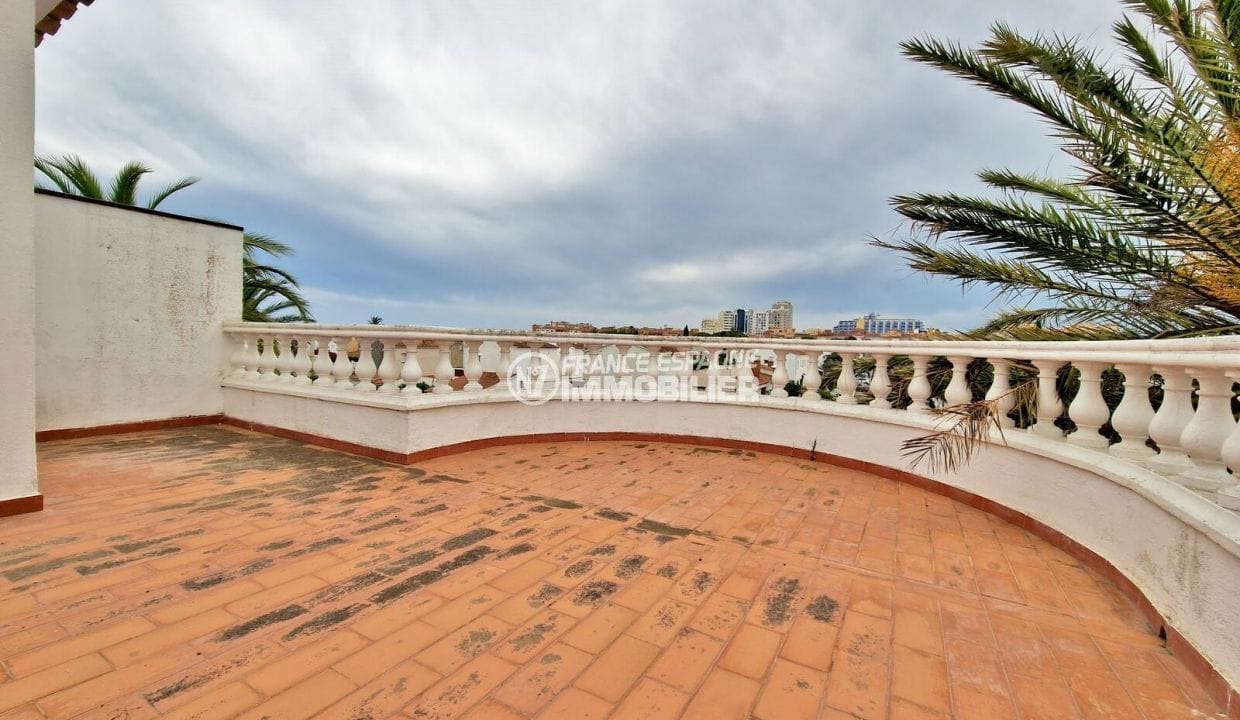 villa empuriabrava à vendre, 5 pièces avec piscine 137 m², terrasse solarium