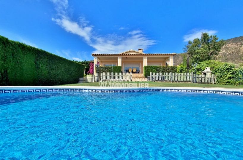 achat maison roses, 6 pièces 223 m² vue sur la baie, piscine privée au sel
