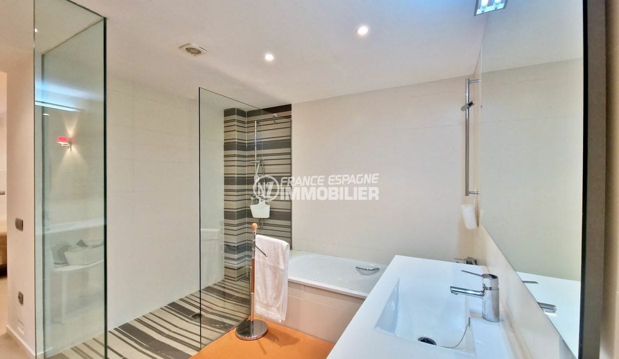 buy villa rosas spain, 5 rooms 250 m² sea view, 3rd bathroom