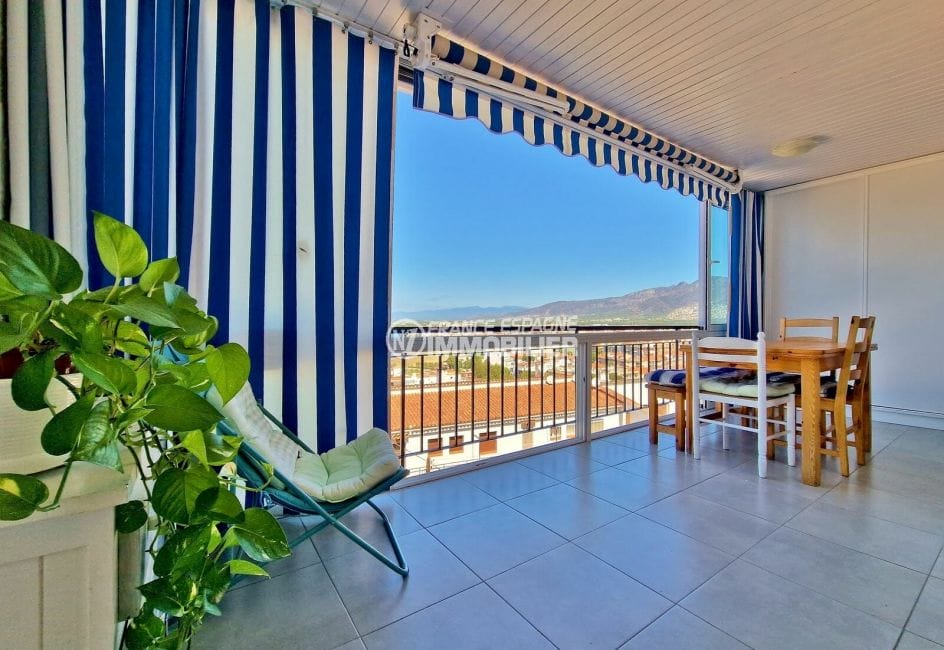 vente appartement rosas, 3 pièces 73 m² vue sur mer, terrasse véranda
