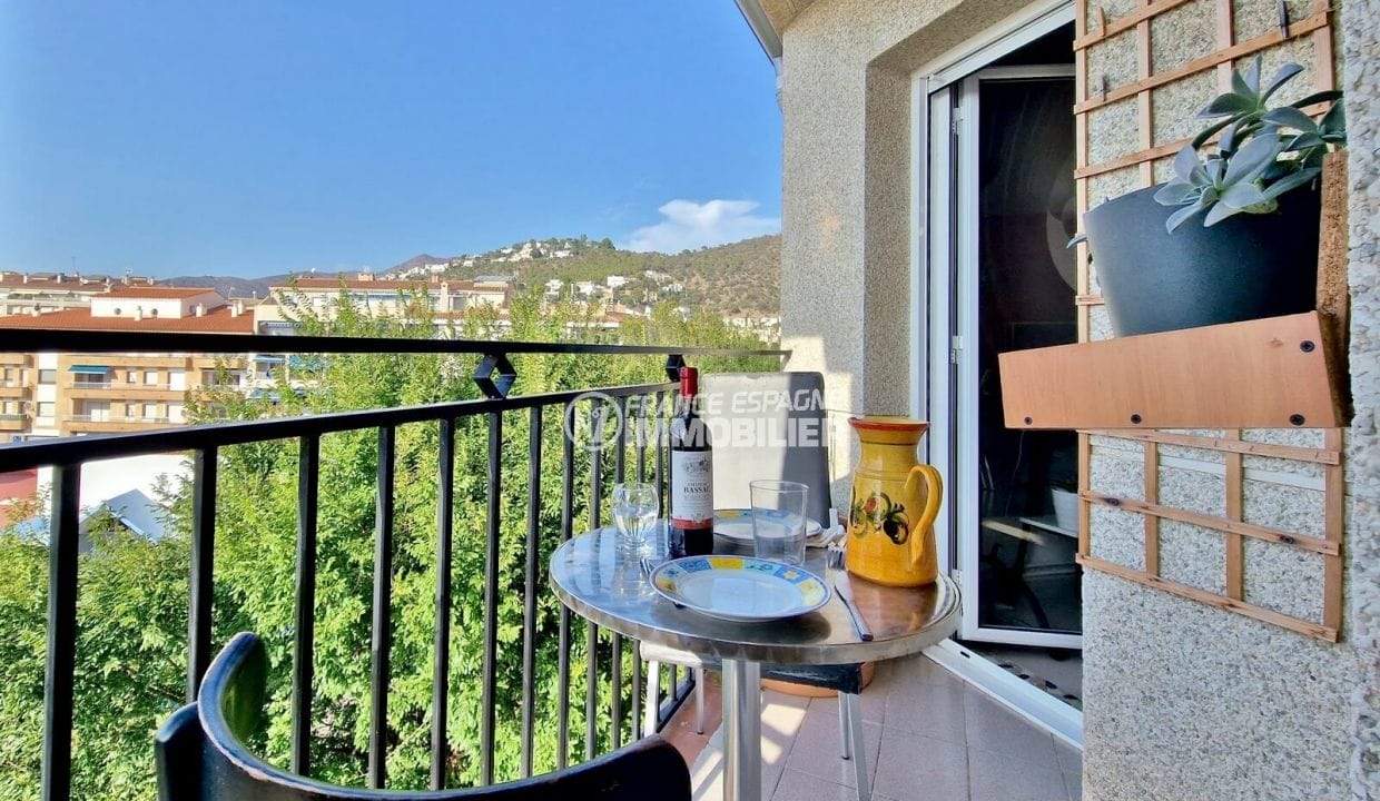 apartment for sale in rosas, 3 rooms 86 m² sea/port view, mountain view terrace