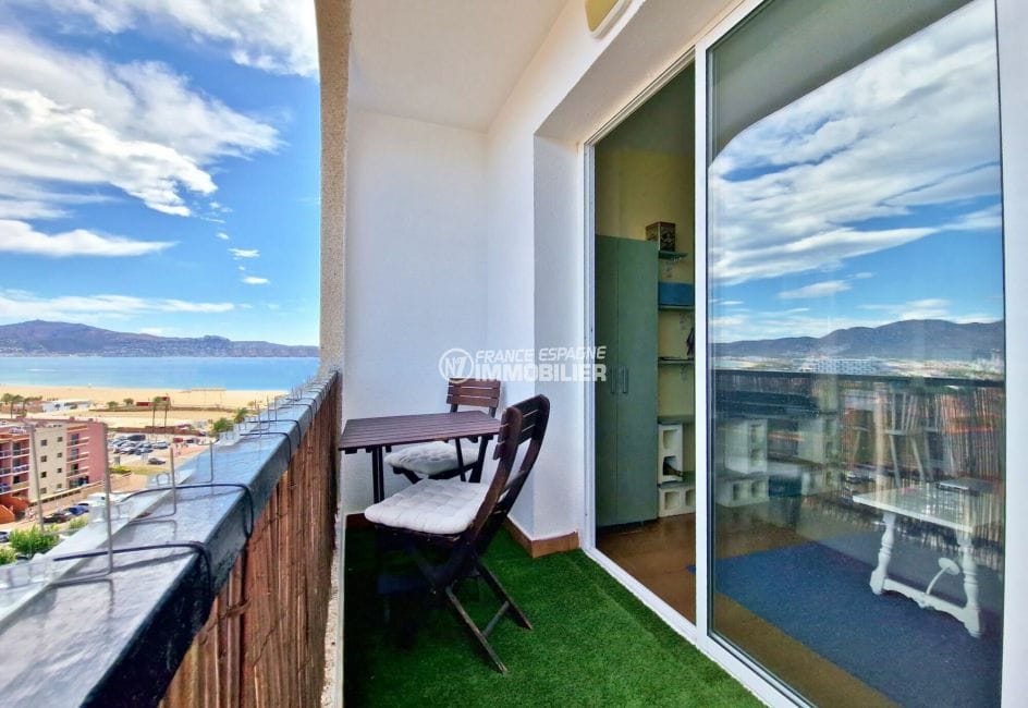 appartement empuriabrava, 1 pièce 26 m² vue mer latérale, terrasse couverte