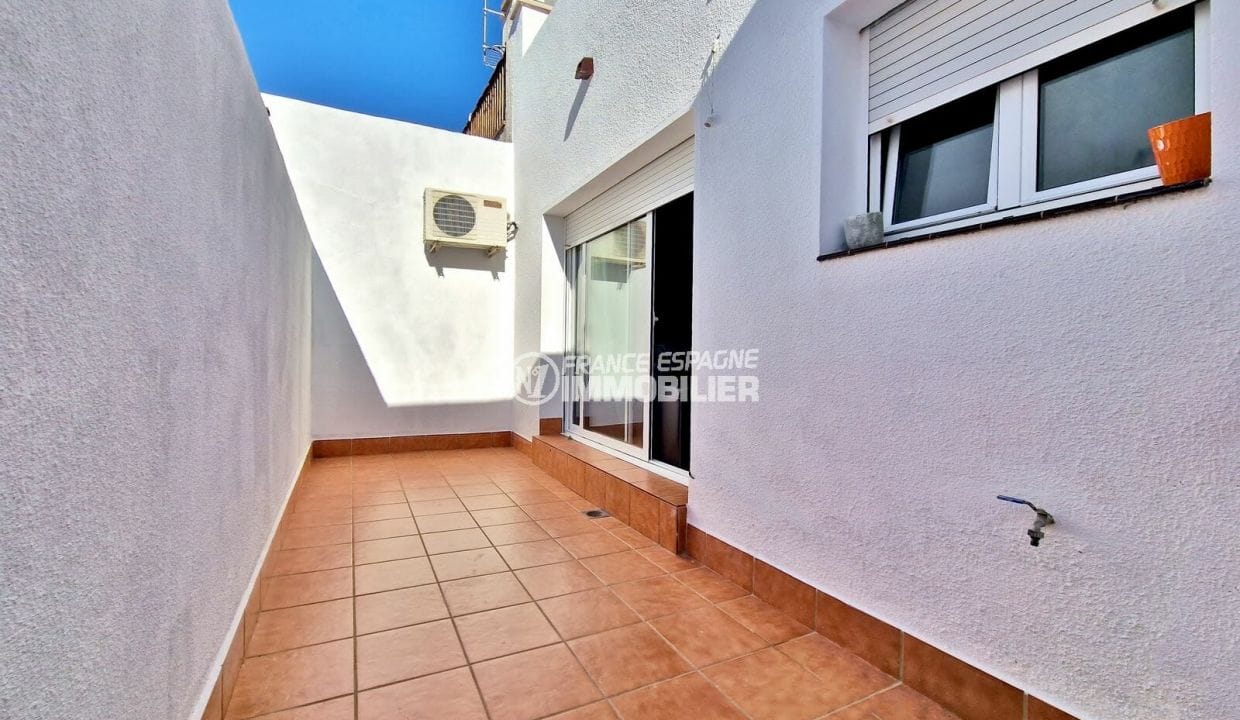 house for sale empuria brava, 4 rooms 192 m² renovated, back patio