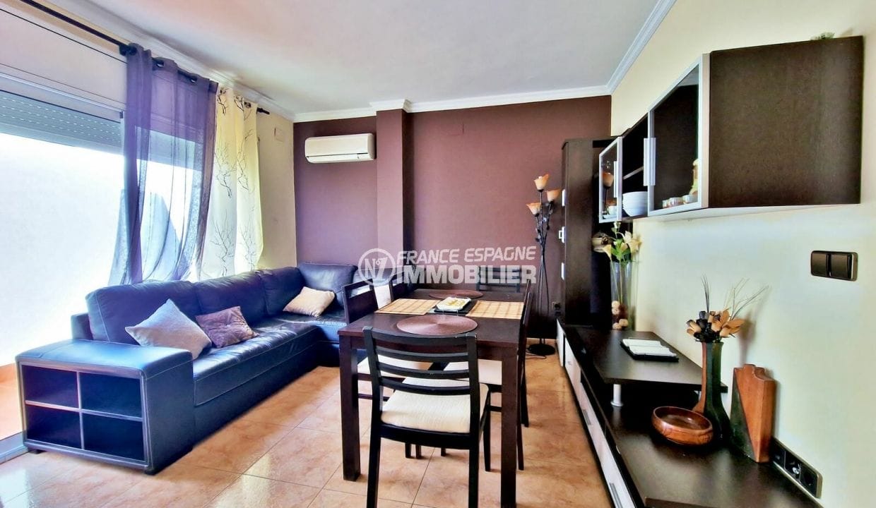 sale house empuriabrava, 4 rooms 192 m² renovated, living/dining room