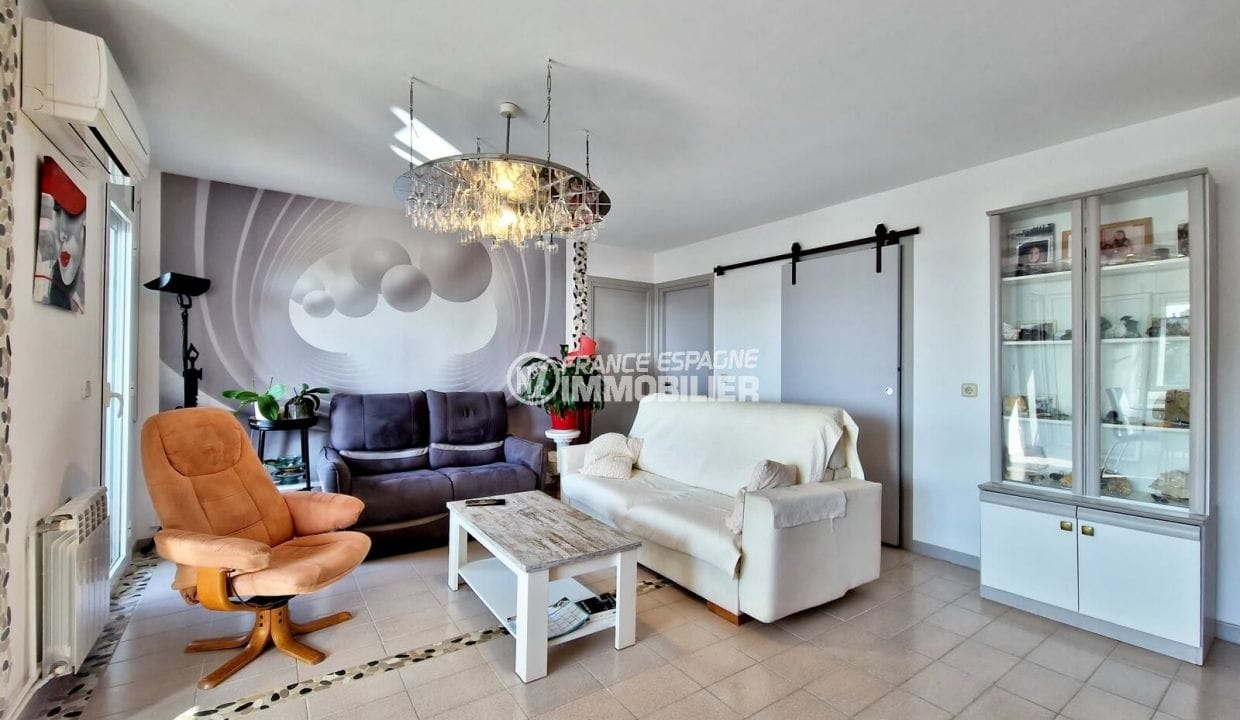 Comprar apartament Roses, 3 habitacions 86 m² Vistes al mar/port, sala d'estar