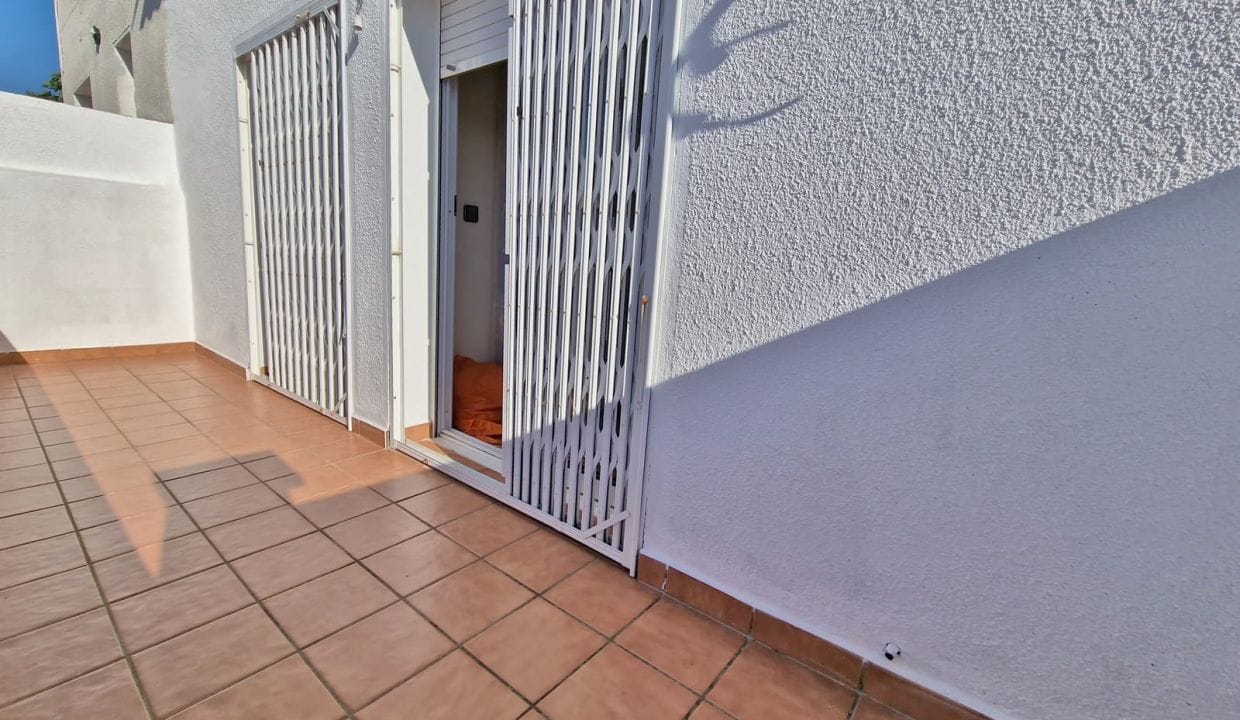 maison a vendre a empuriabrava, 4 pièces 192 m² rénovée, terrasse étage