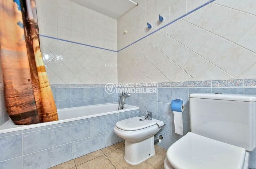 appartement rosas à vendre, 4 pièces 70 m² vue canal, baignoire et wc