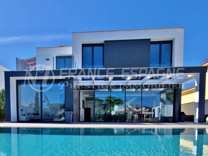 maison a vendre rosas, 5 pièces 265 m² avec amarre, villa de luxe vue canal