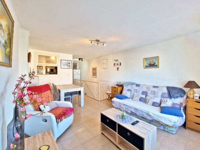 Apartament en venda Roses, 2 habitacions 40 m² Vistes al mar, a prop de totes les comoditats