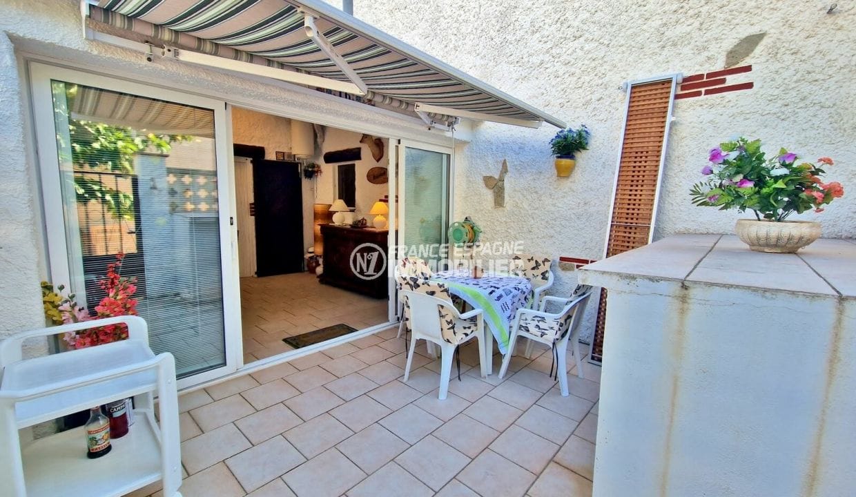 house for sale in rosas, 3 rooms 84 m² with mooring 8x3m, terrace with awning