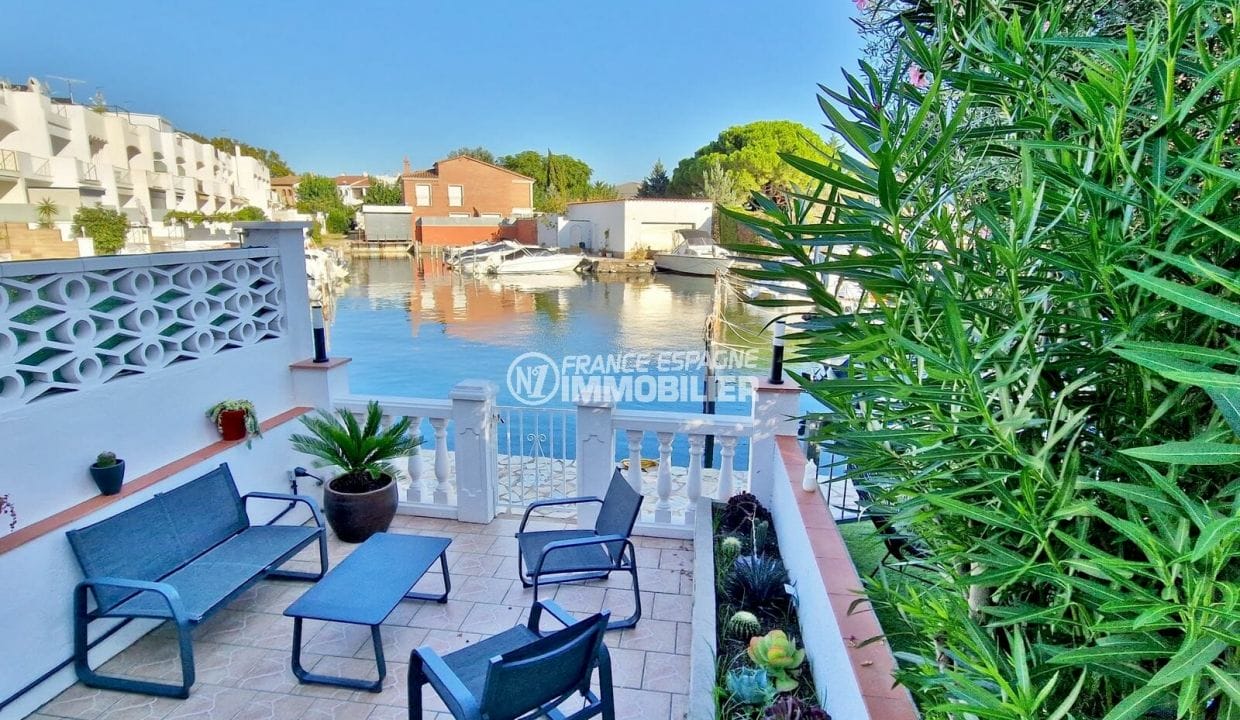 maison a vendre empuria brava, 4 pièces 72 m² vue sur canal, terrasse accès aux amarres