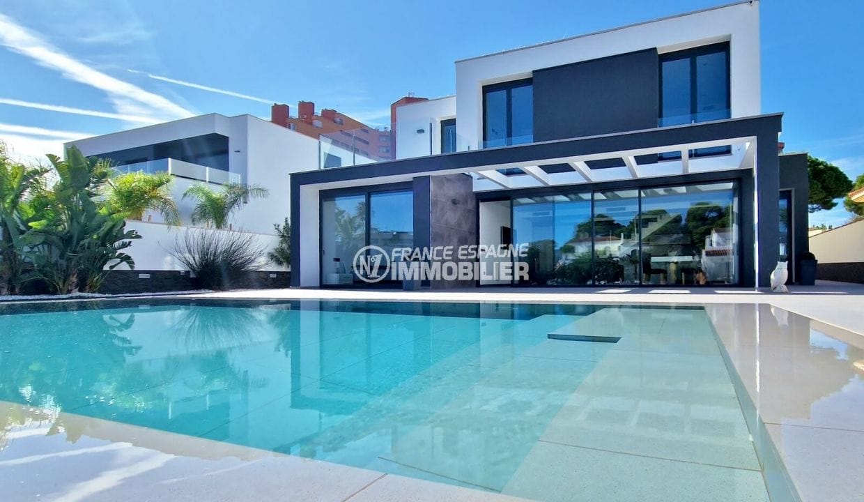 vente immobilière rosas: villa 5 pièces 265 m² avec amarre, piscine à débordement
