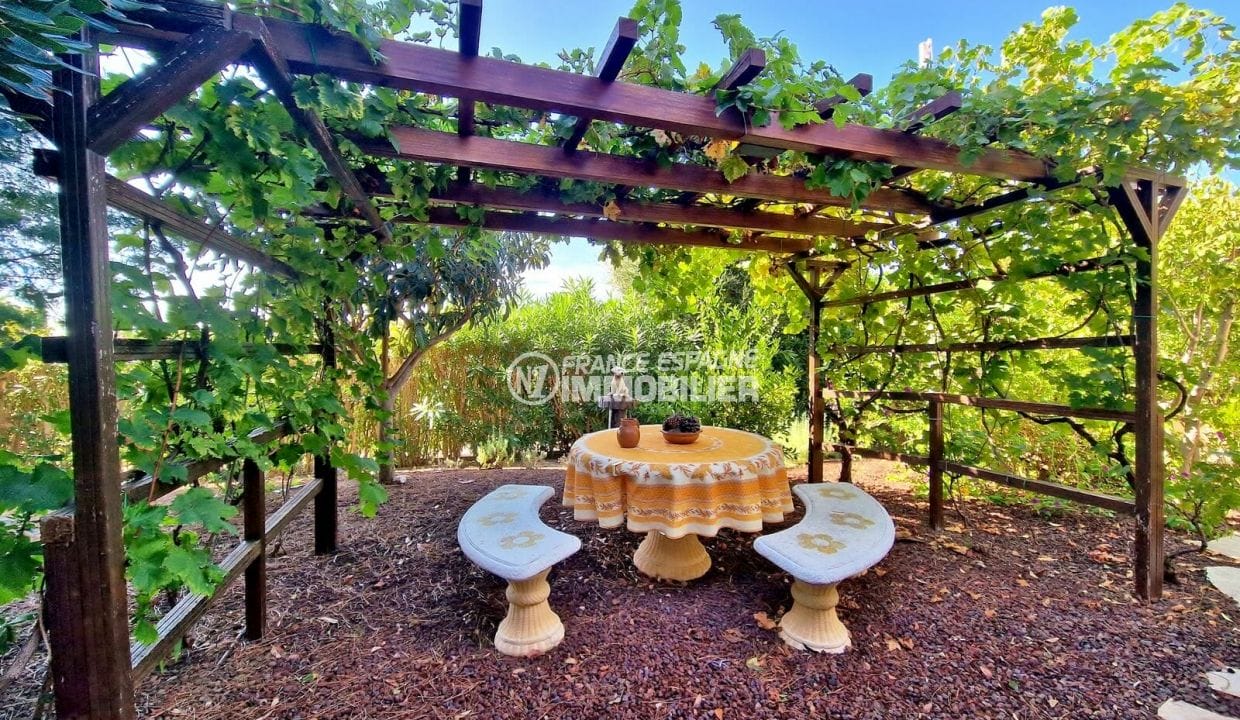 buy in rosas: villa 7 rooms 250 m² panoramic view, garden pergola