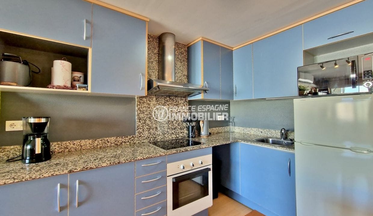 apartment for sale roses, 2 rooms 53 m² with marina view, blue kitchen
