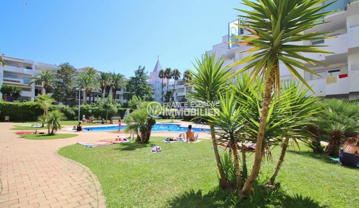 apartment rosas sale, 2 rooms 53 m² with marina view, residence with swimming pool