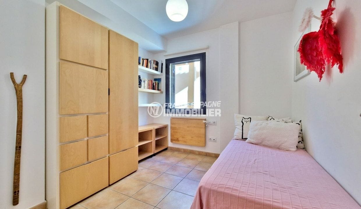 apartment rosas sale, 3 rooms 82 m² with parking, 2nd bedroom