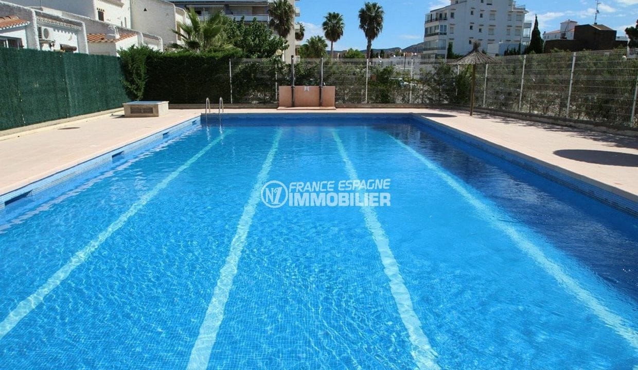 Casa en venda roses Espanya, 3 habitacions 84 m² amb amarratge 8x3m, piscina comunitària