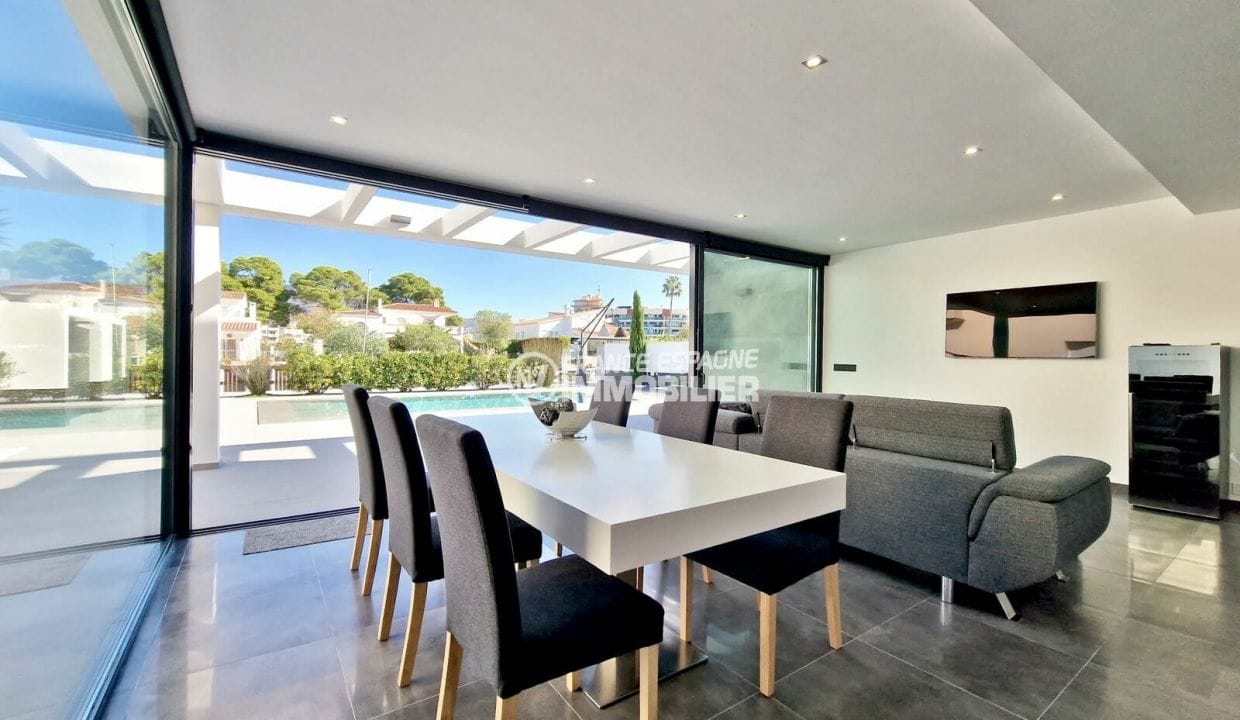 Casa en venda amb vistes al mar, 5 habitacions 265 m² amb amarratge, menjador