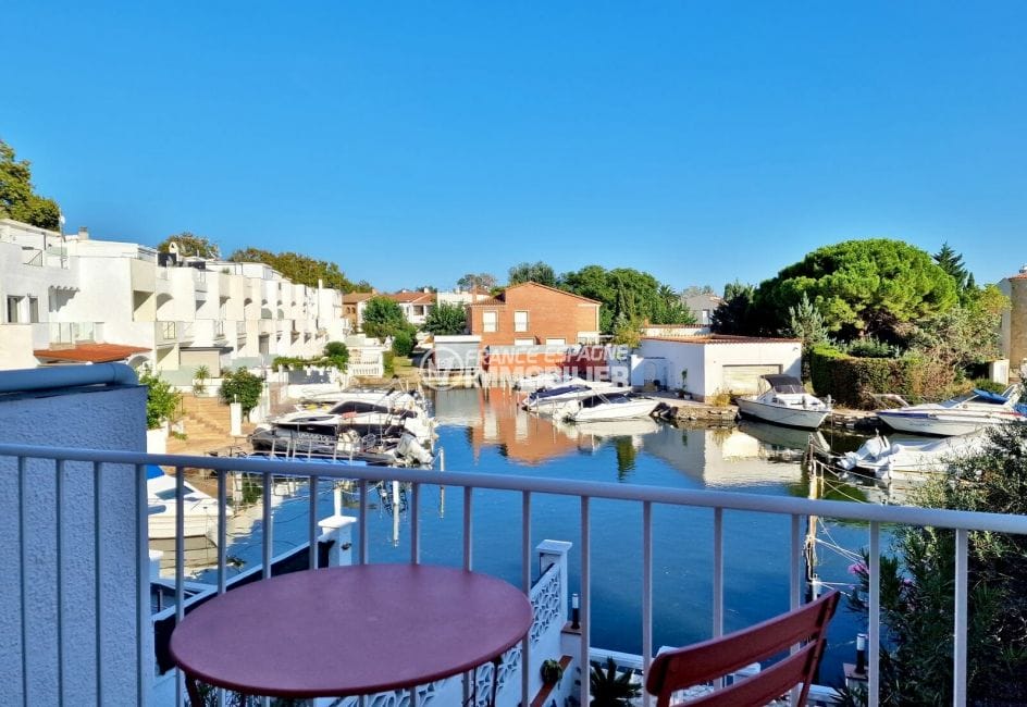 immobilier a empuriabrava: villa 4 pièces 72 m² vue sur canal, vue canal terrasse 1ère chambre