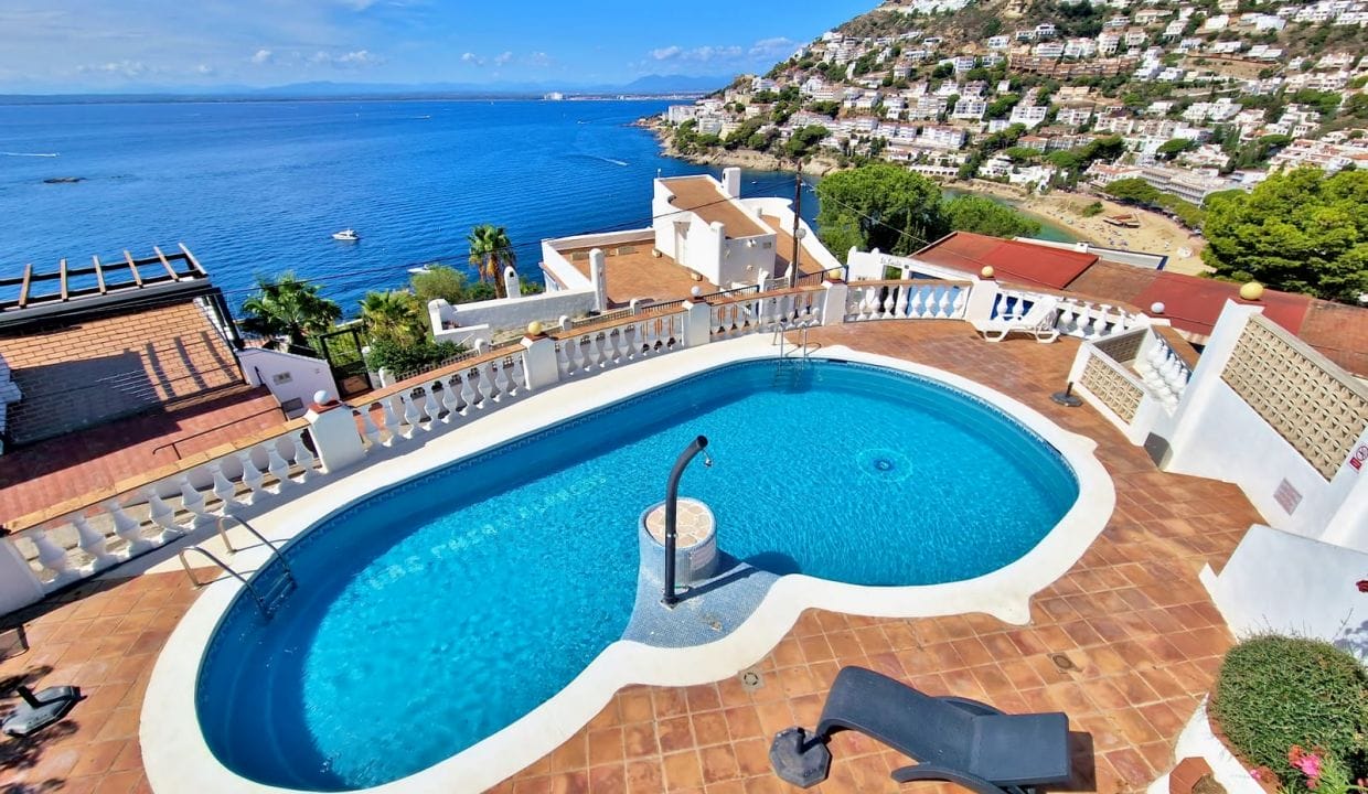 Casa en venda Rosas España, 2 habitacions 69 m² Vistes impressionants, piscina comunitària