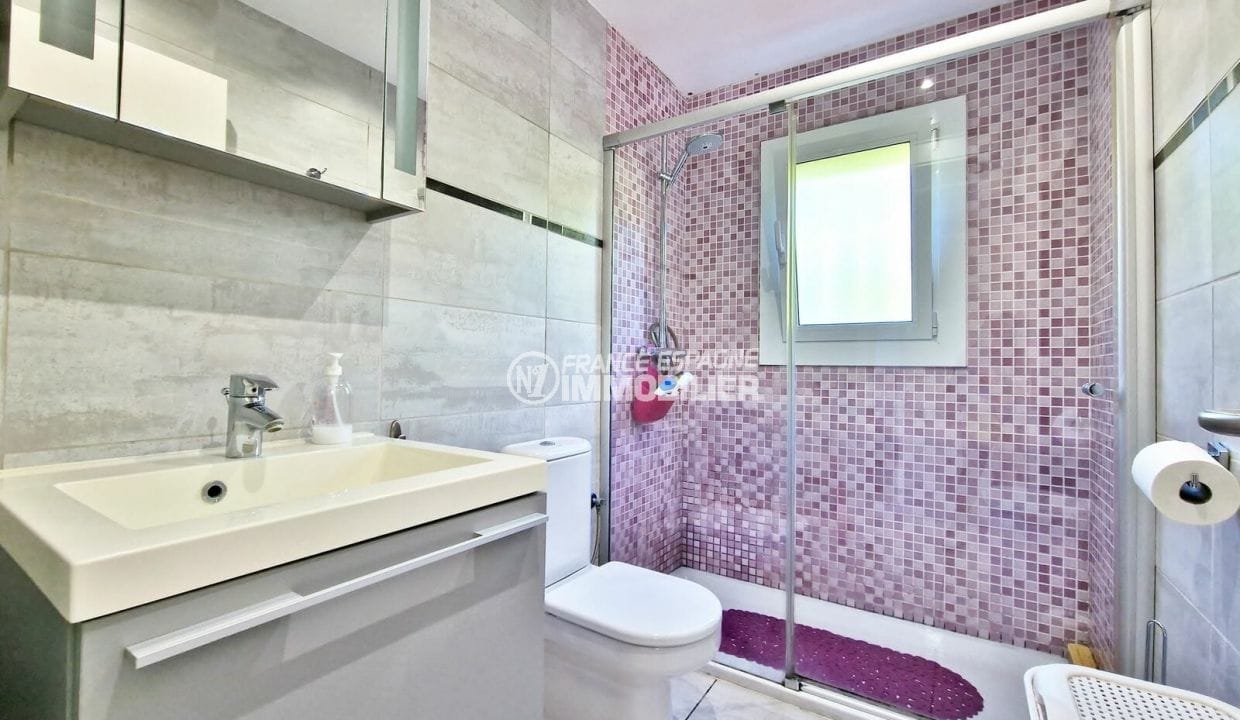 immo center: 4-room villa 110 m² with swimming pool, shower room