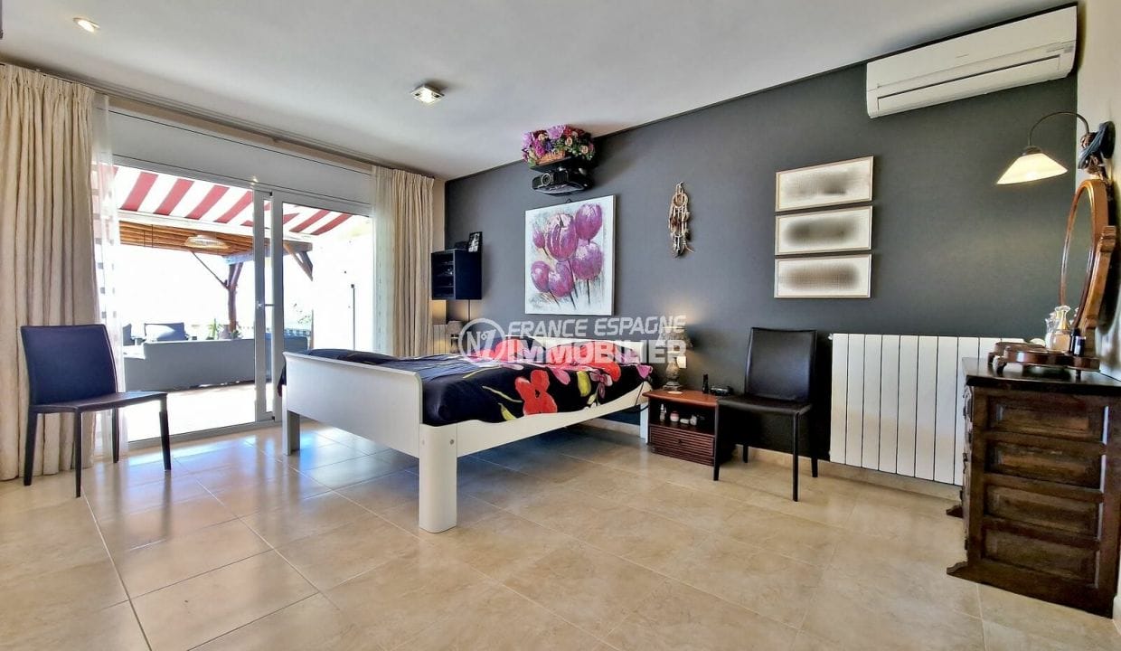 Venda casa Roses Espanya, 7 habitacions 250 m² Vista panoràmica, 1r dormitori
