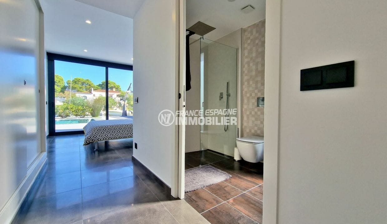 Casa en venda Rosas España, 5 habitacions 265 m² amb amarratge, suite amb bany amb dutxa