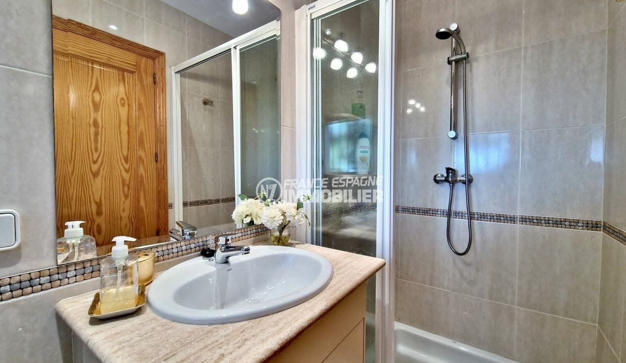 Casa en venda Rosas España, 5 habitacions 260 m² Grans terres, lavabo i dutxa