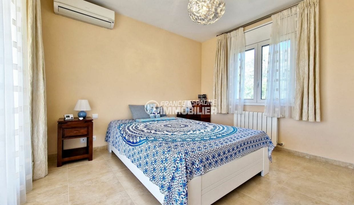 achat rosas: villa 7 rooms 250 m² panoramic view, 2nd bedroom air-conditioned
