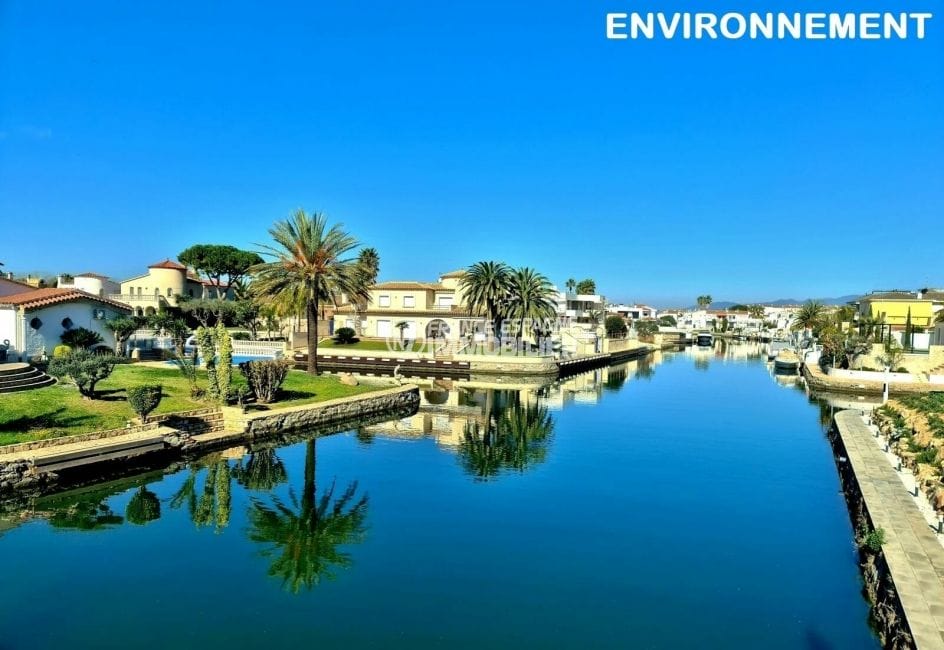 amarre empuriabrava: villa 4 pièces 72 m² vue sur canal, canal large