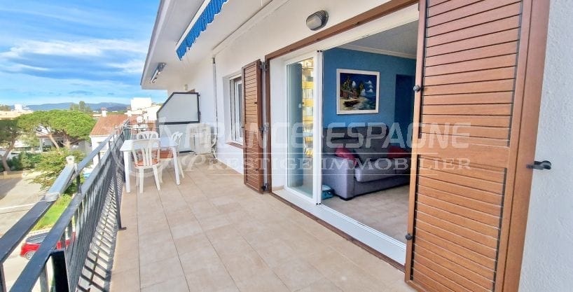 appartement a vendre rosas, 3 pièces 70 m² grande terrasse, secteur prisé
