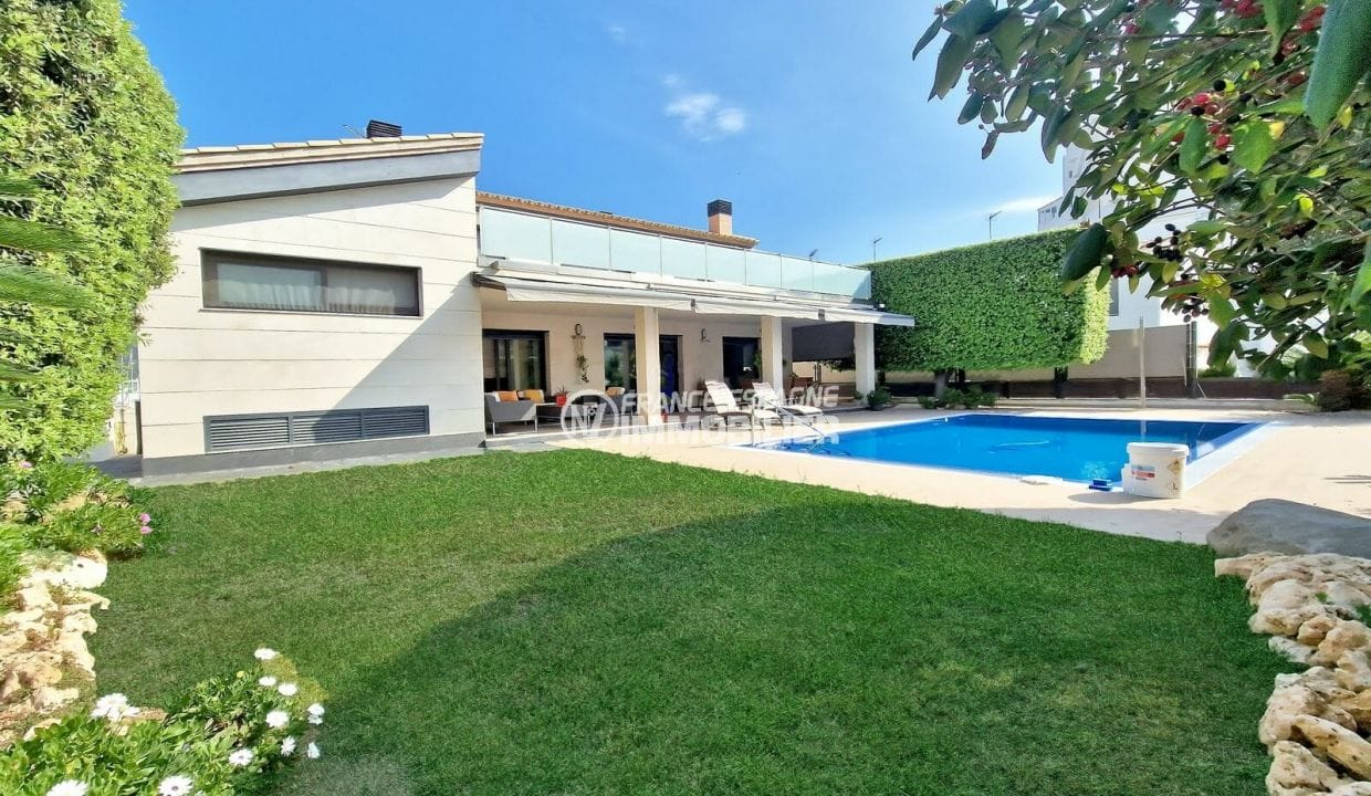 house for sale rosas, 6 rooms 523 m² canal view, exceptional villa mooring sailboat