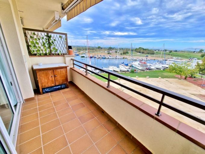 apartment for sale rosas,2 rooms 48 m² marina view, near beach and shops