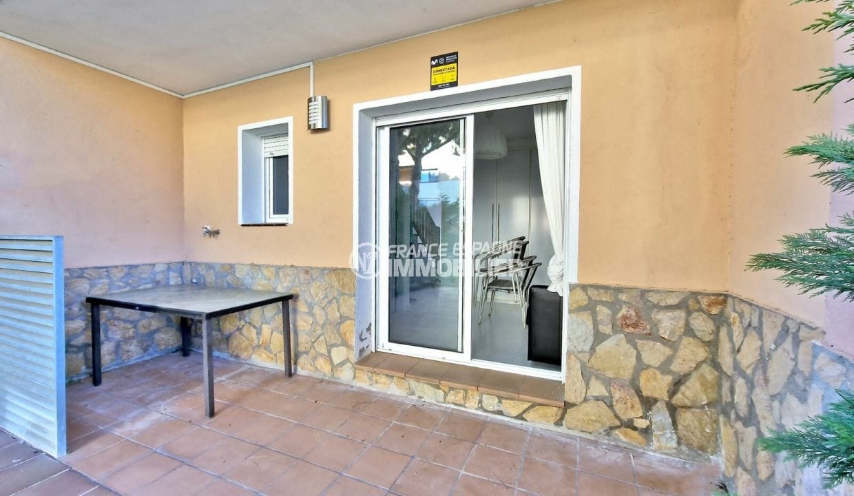 house for sale empuriabrava, 5 rooms 155 m² beach 150m, covered terrace