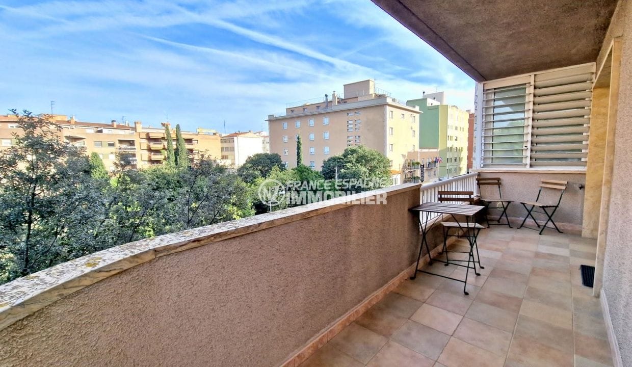 house for sale costa brava, 5 rooms 188 m² downtown, covered terrace