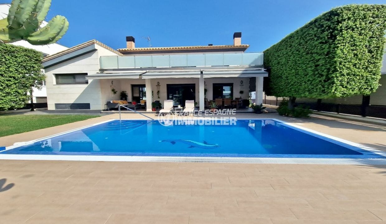 house for sale in rosas, 6 rooms 523 m² canal view, villa with swimming pool