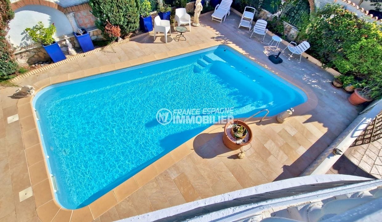 real estate spain, 7 rooms 450 m² sea view, large swimming pool chlorine