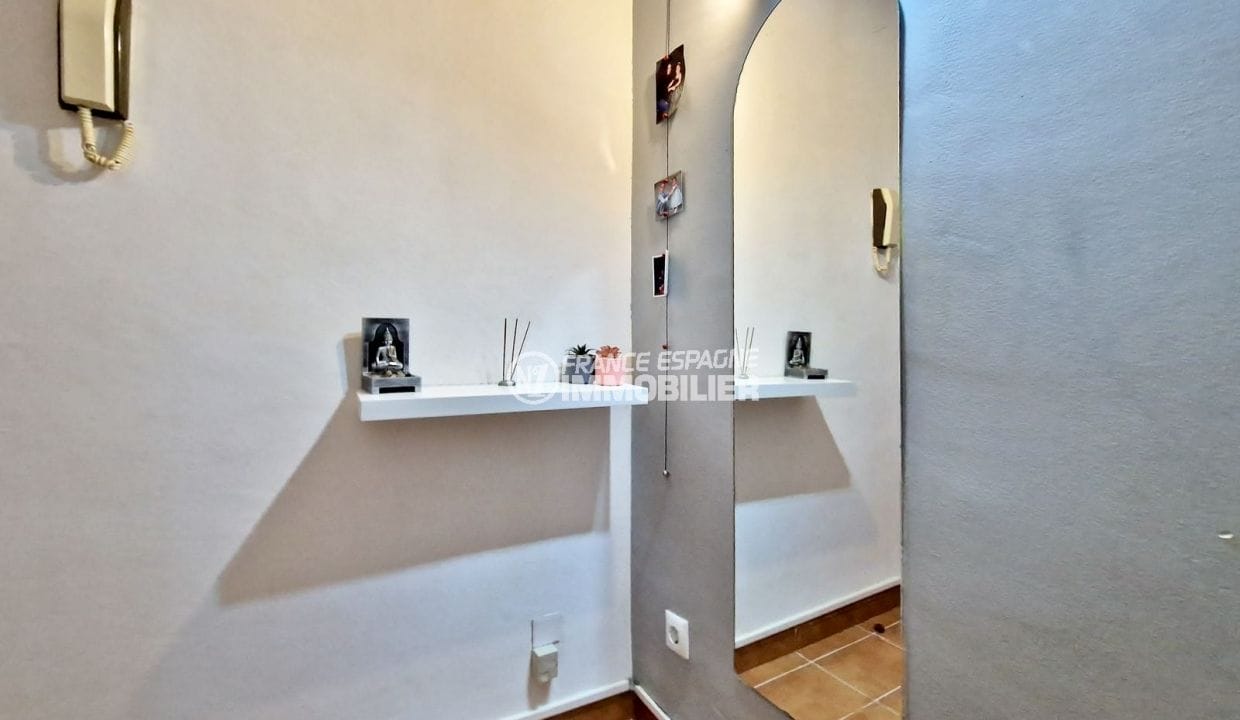 immo roses espagne, 3 rooms 43 m² downtown, entrance hall