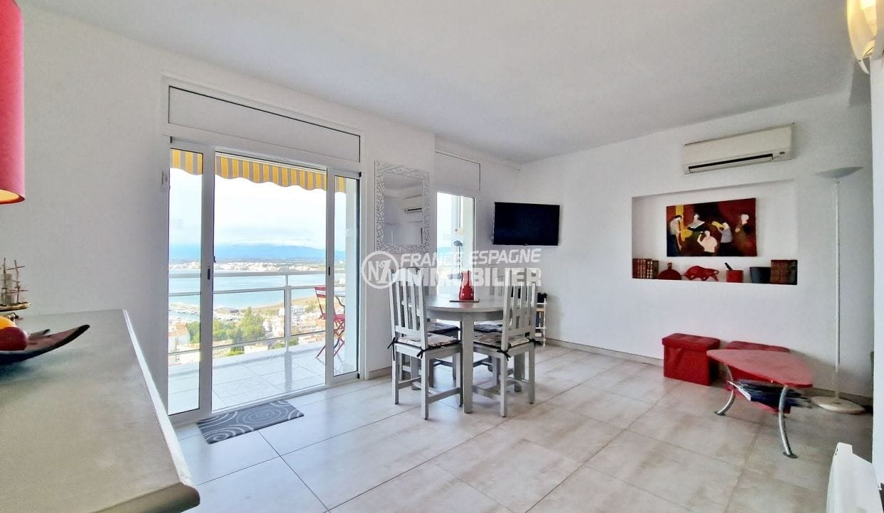 apartments for sale in rosas, 3 rooms 80 m² large terrace sea view, living / dining room