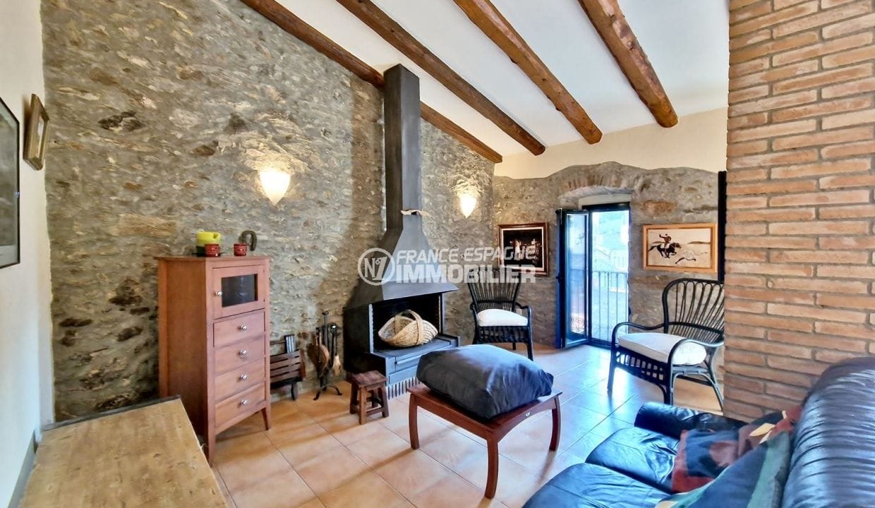 buy house rosas, 4 rooms 265 m² large cellar, living room with fireplace