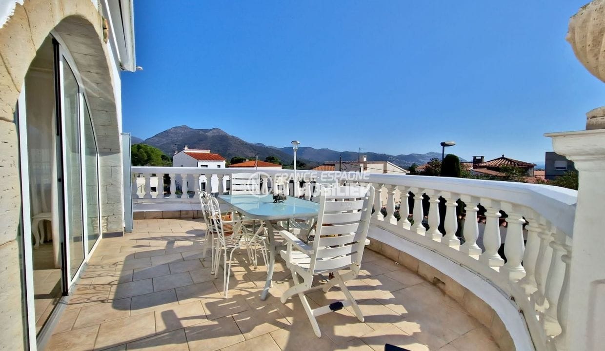 real estate sales rosas spain: villa 7 rooms 450 m² sea view, terrace of 44m² approx.