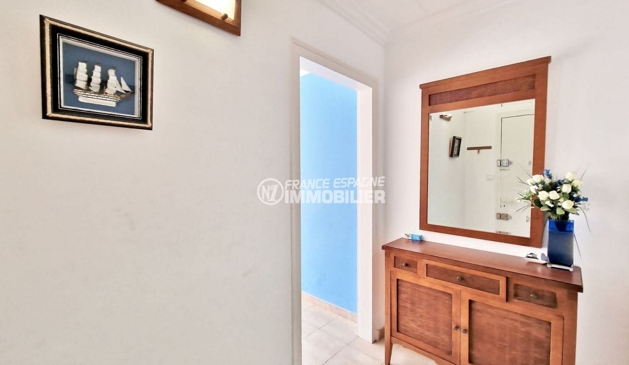 Immobiliària Espanya Costa Brava, 3 habitacions 70 m² Gran terrassa, vestíbul d&#039;entrada