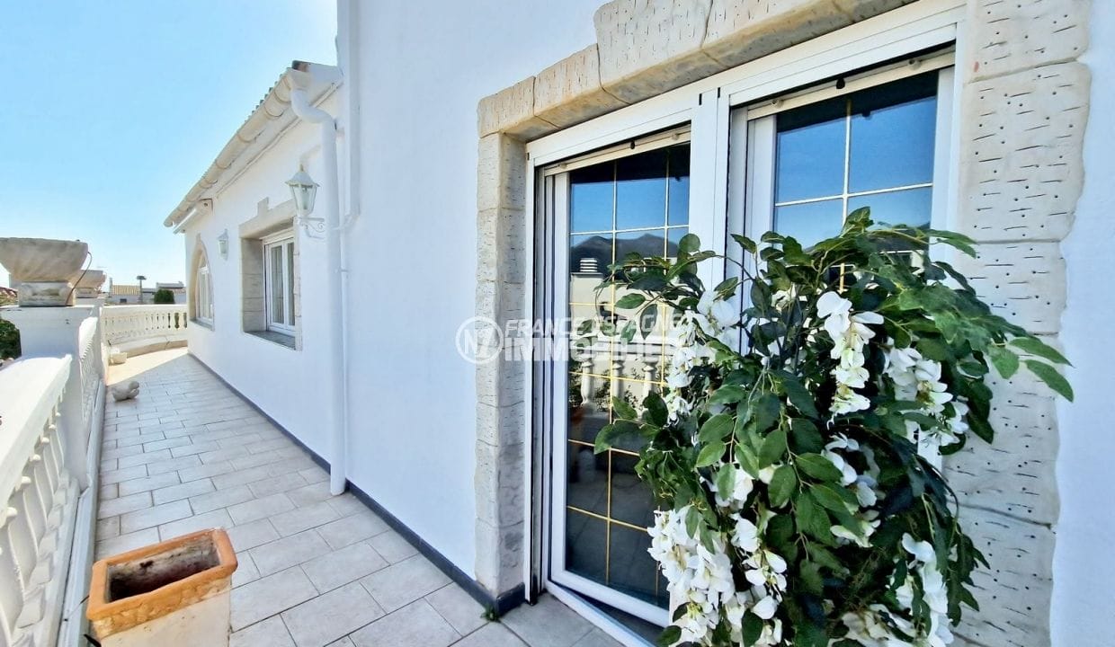 Comprar a Roses: Villa 7 habitacions 450 m² Vistes al mar, petita terrassa amb vistes al mar