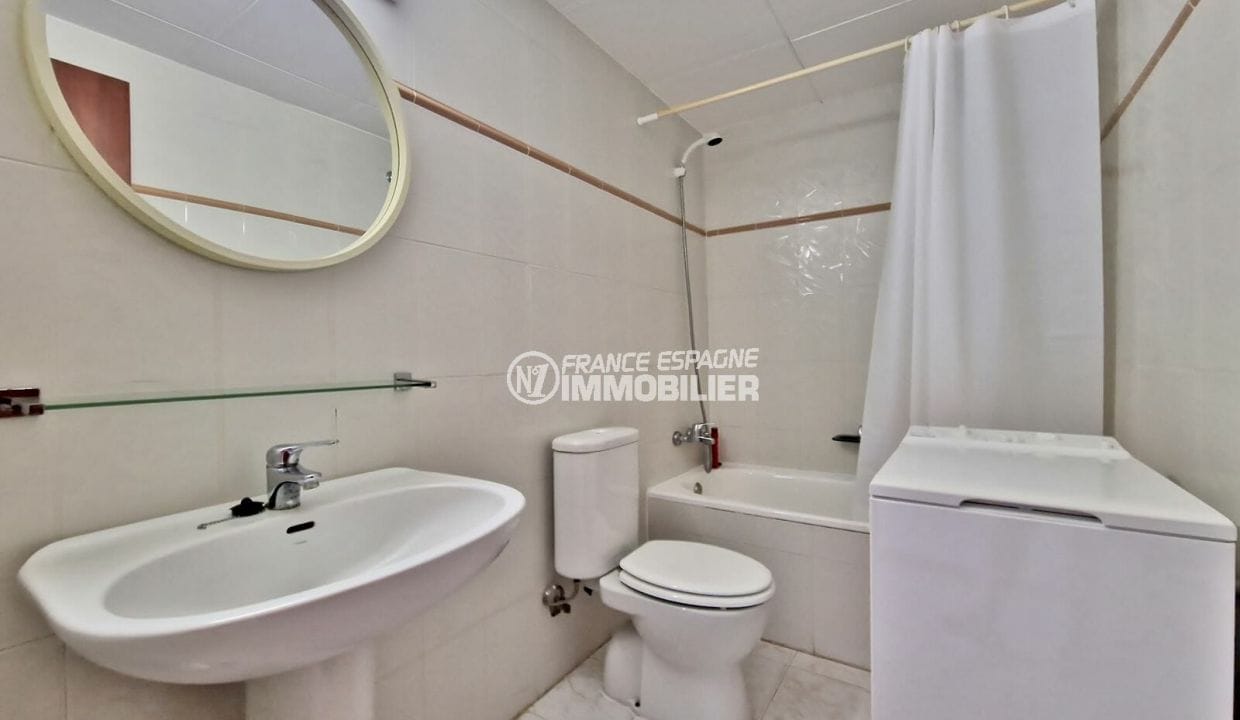 immobilier roses espagne, 2 pièces 43 m² belle vue dégagée, salle de bain