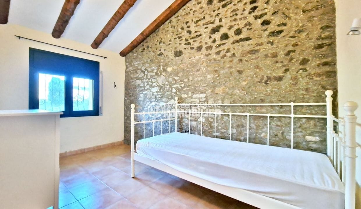 Comprar Roses Espanya: vila de 4 habitacions 265 m² Gran soterrani, 2n dormitori