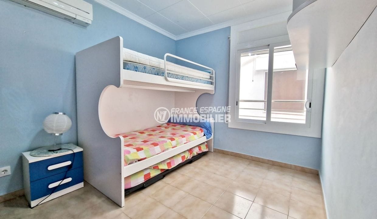 piso en venta rosas españa, 3 habitaciones 70 m² gran terraza, 2º dormitorio aire acondicionado