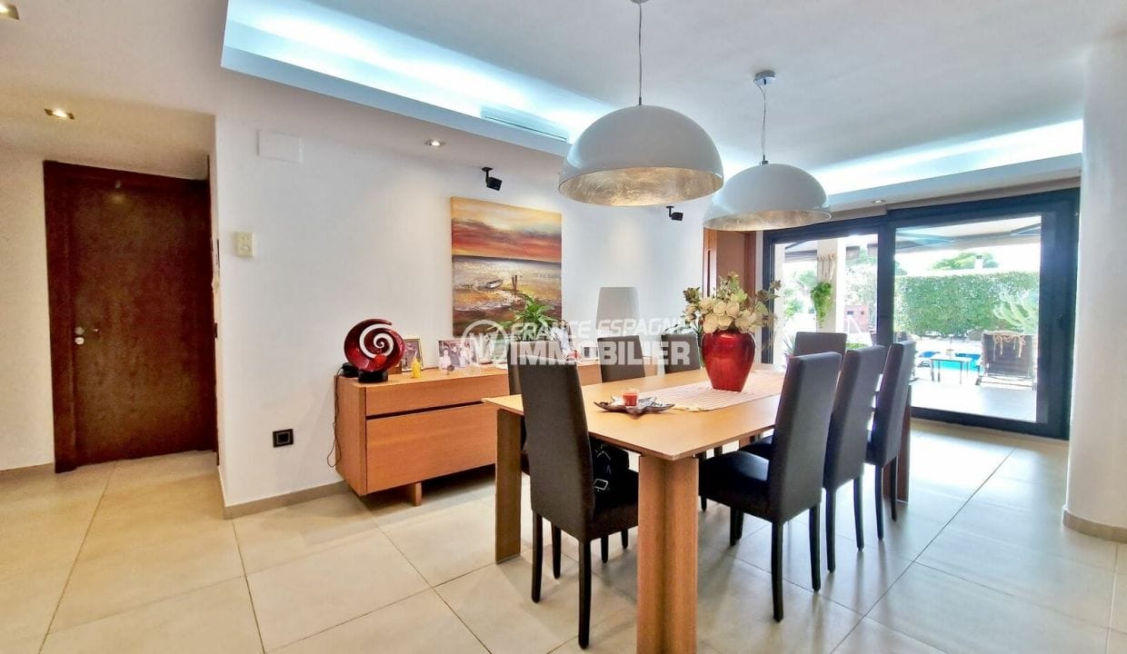 achat roses espagne: villa 6 rooms 523 m² canal view, dining room